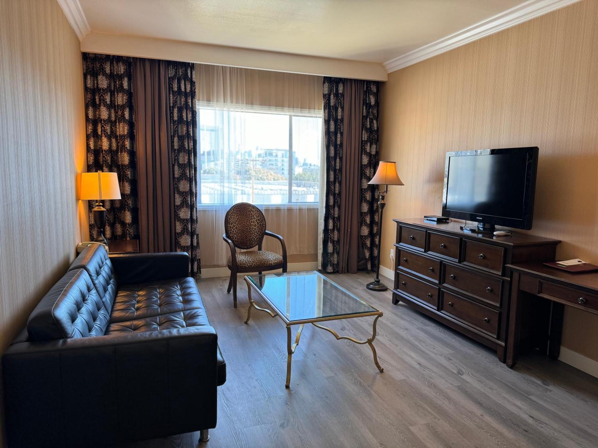 Garden Suite Hotel And Resort Los Angeles Esterno foto